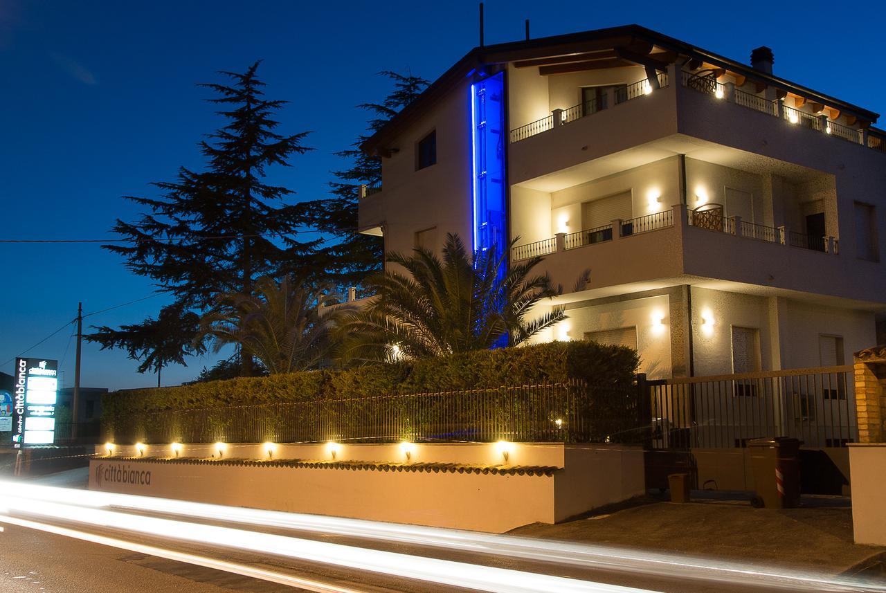פסקרה Boutique Hotel E Spa Citta Bianca מראה חיצוני תמונה